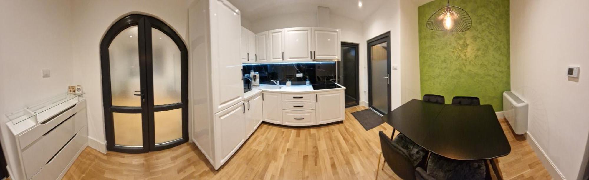 Rokebea Luxury Apartament *